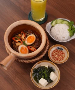 Cơm thịt kho trứng lòng đào