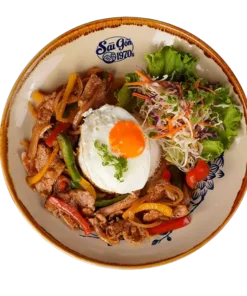 Cơm bò xào sôt tiêu đen